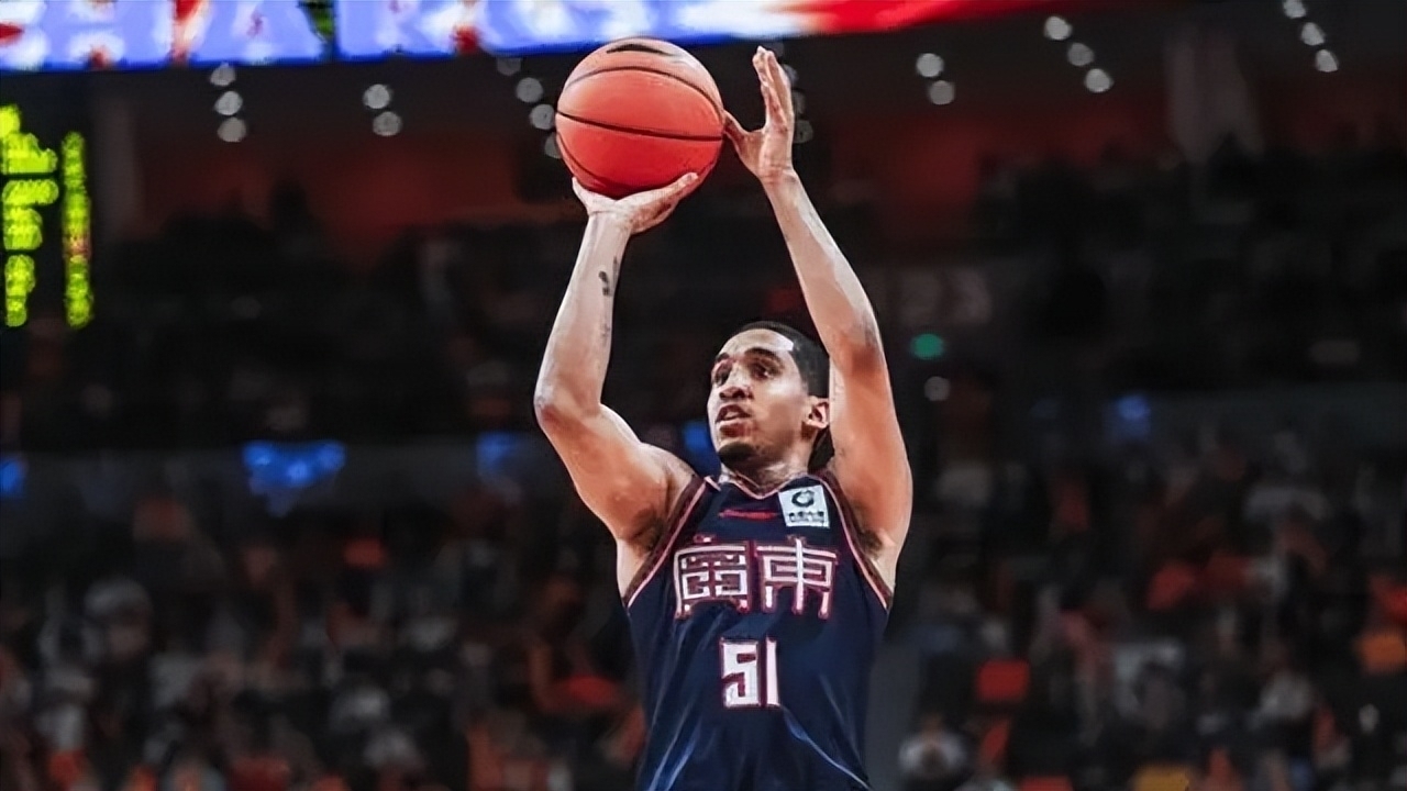 关于外援发威，助球队在关键时刻逆转比赛的信息