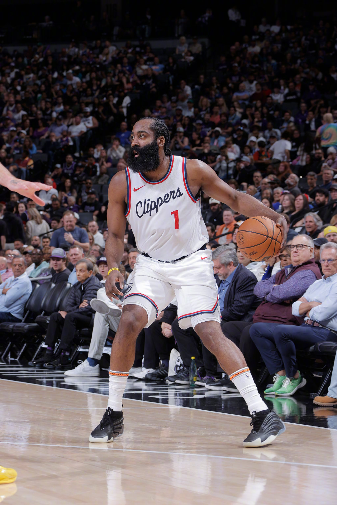 快船客场战胜爵士取得重要胜利