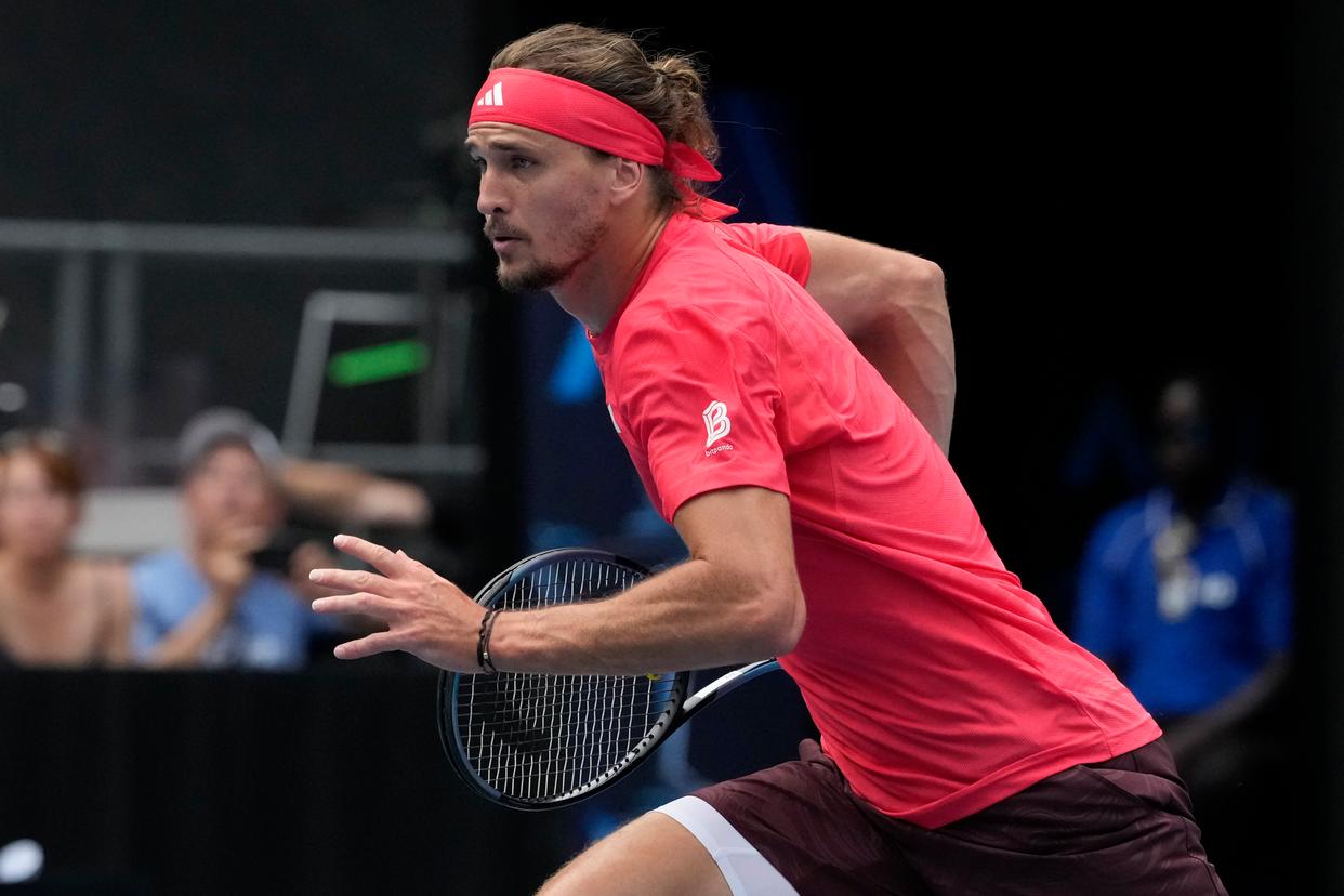 包含英国网球队血洗澳大利亚网球队，兹维列夫制霸全场的词条