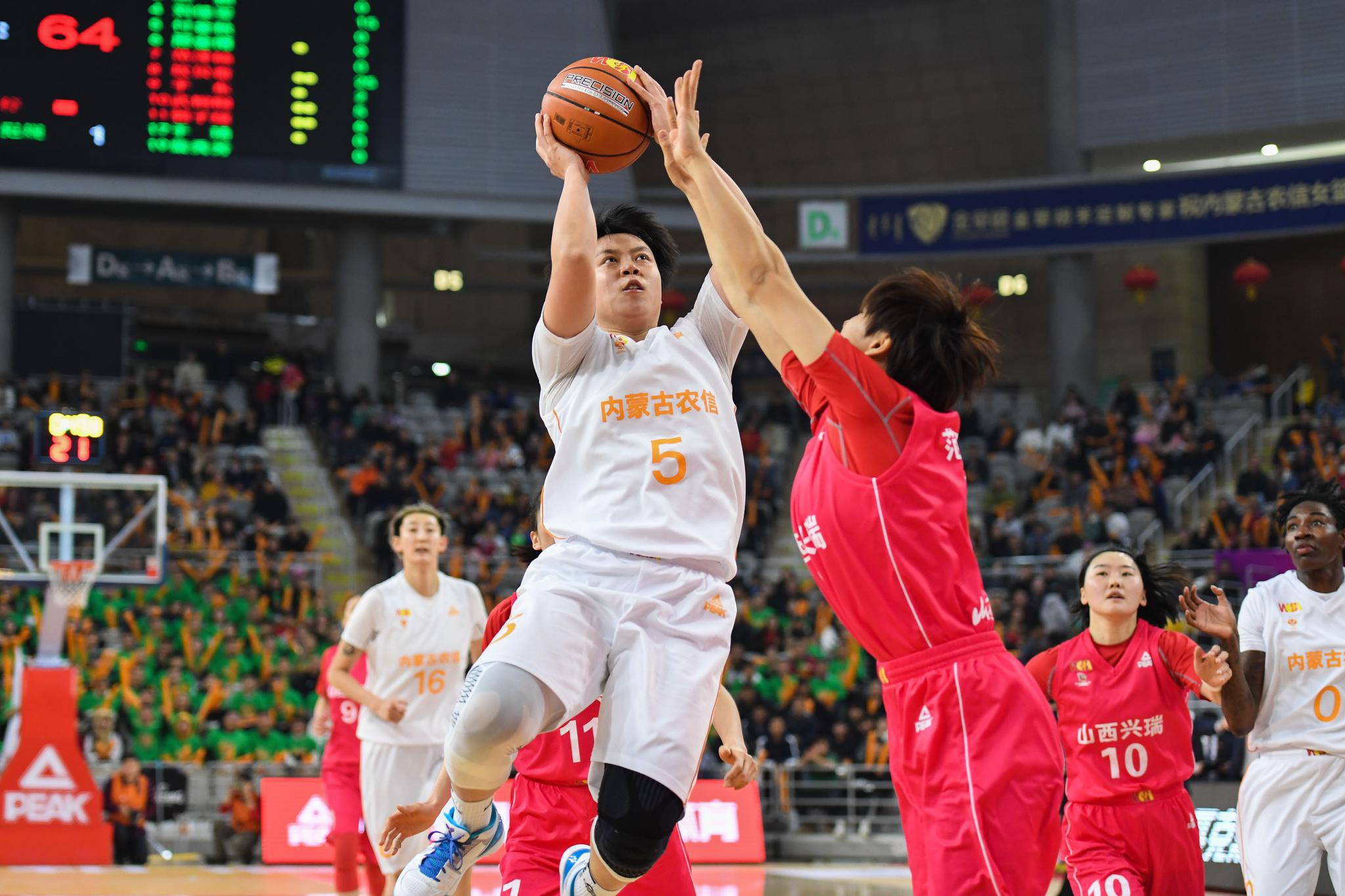 奥克兰赛场再现一幕，不败金身维持