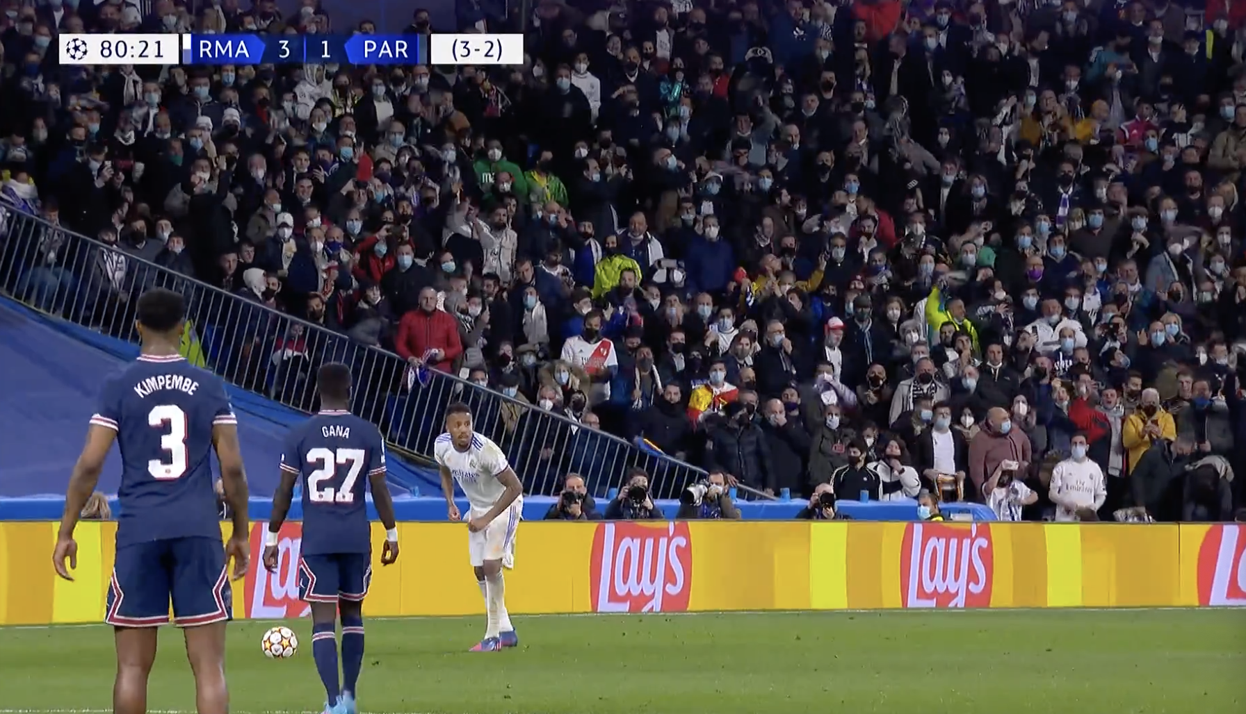 包含皇家马德里客场逆转胜瓦伦西亚，提升积分排名的词条