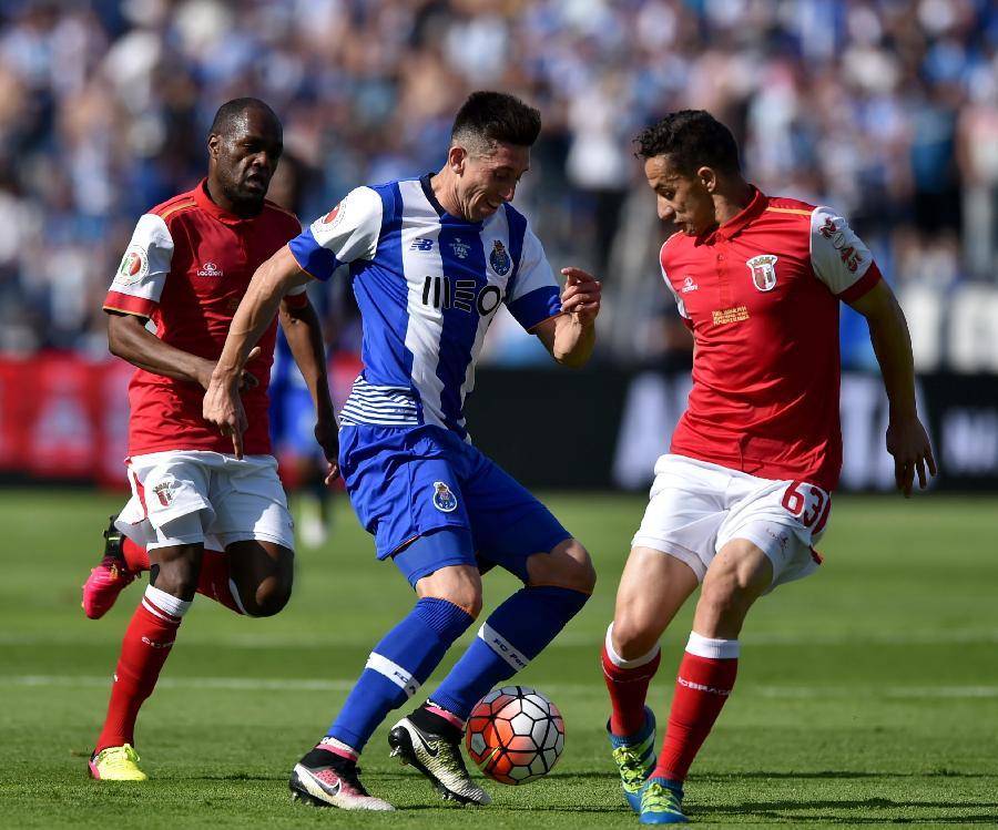 尼斯球队备战下一场比赛，球员士气高涨